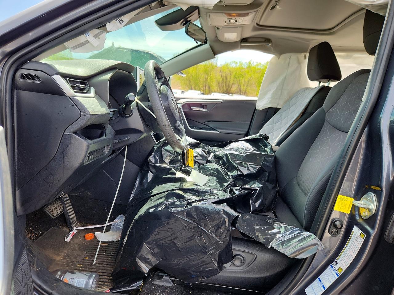 2019 TOYOTA RAV4 XLE photo 13