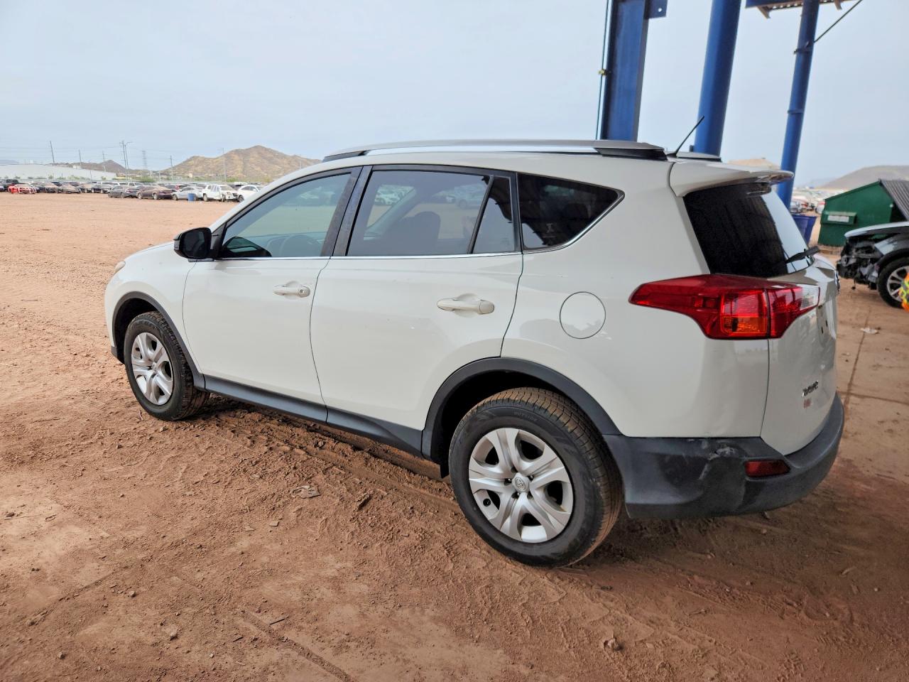 2014 TOYOTA RAV4 LE photo 3