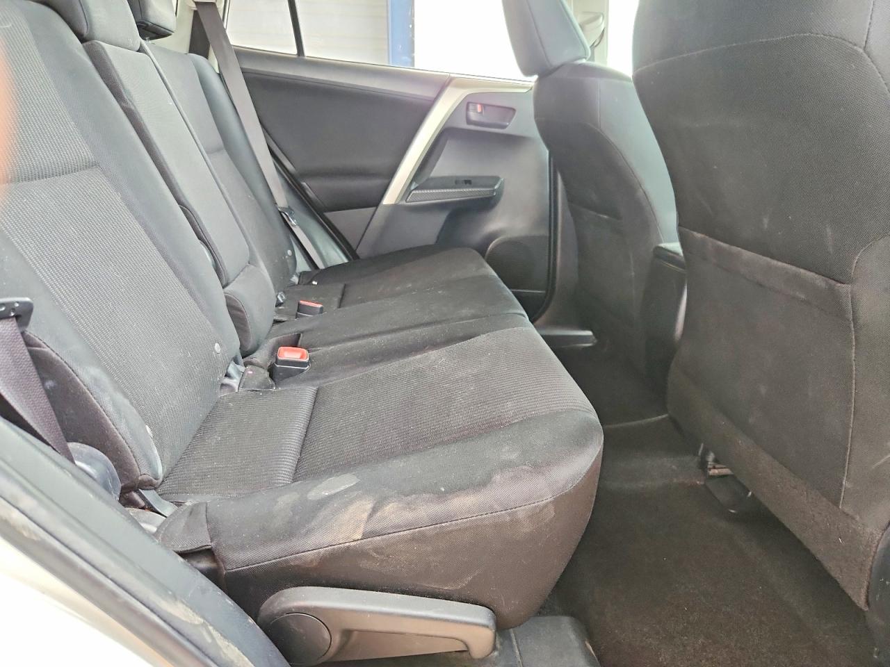 2014 TOYOTA RAV4 LE photo 21