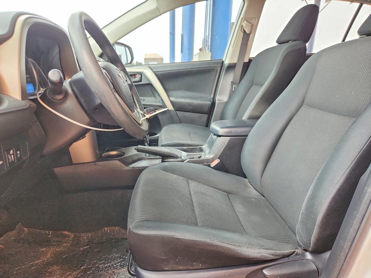 2014 TOYOTA RAV4 LE photo 13