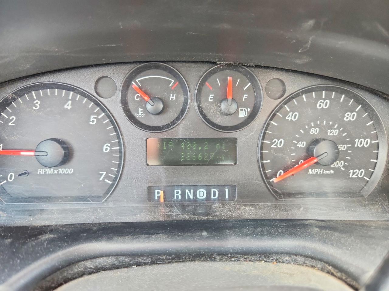 2005 FORD TAURUS SE photo 17