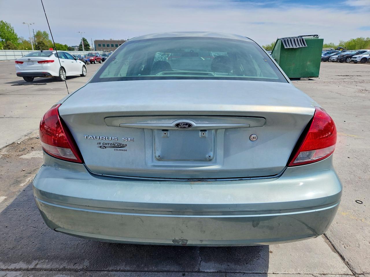2005 FORD TAURUS SE photo 11