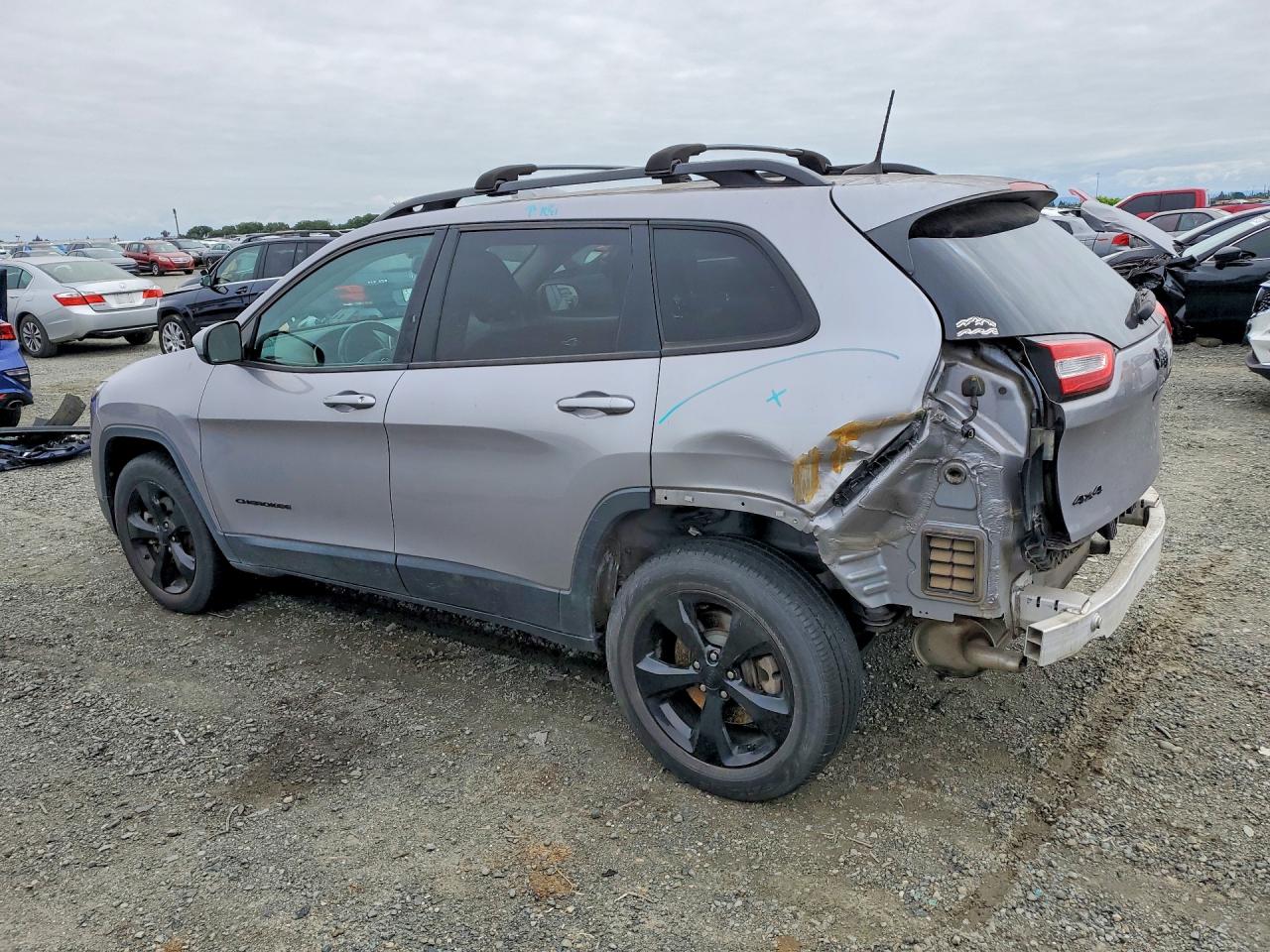 2018 JEEP CHEROKEE LATITUDE photo 4