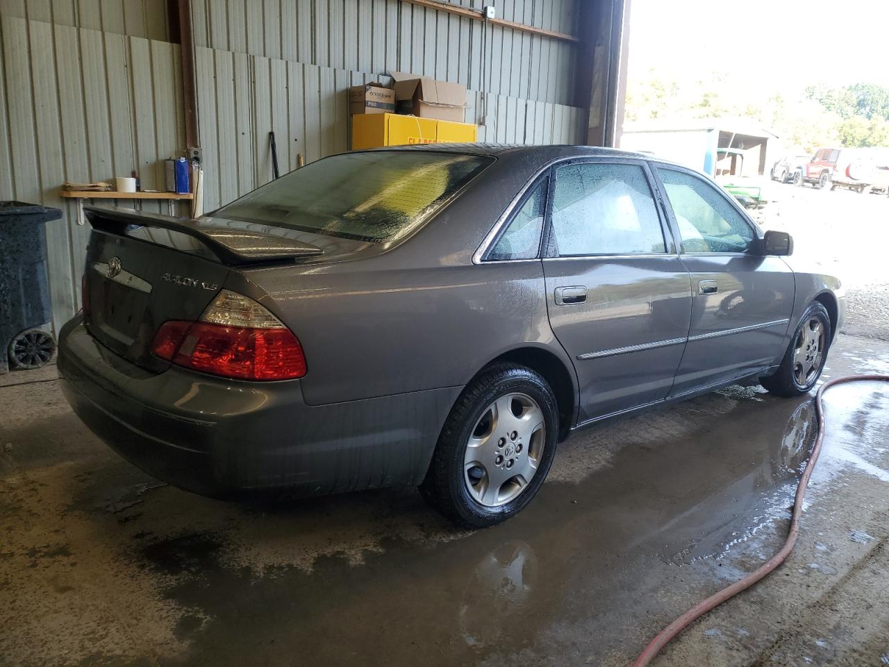 2003 TOYOTA AVALON photo 5
