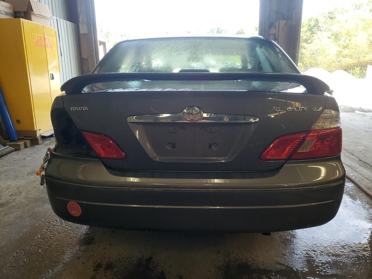 2003 TOYOTA AVALON photo 11