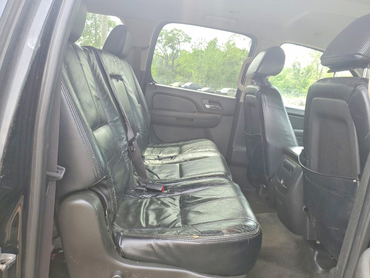 2011 GMC YUKON XL K1500 SLE photo 21