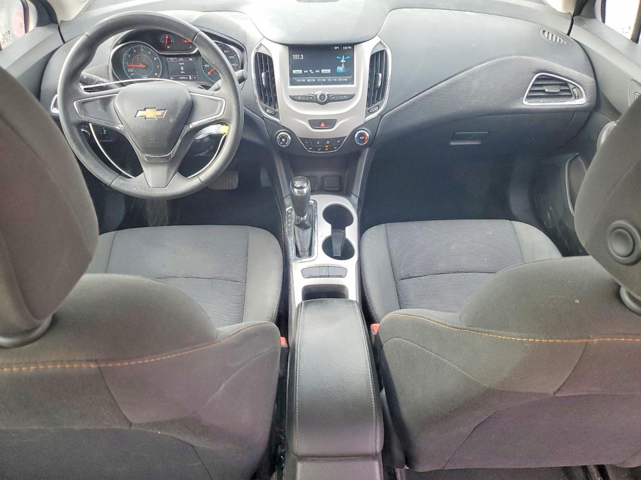 2017 CHEVROLET CRUZE LS photo 22