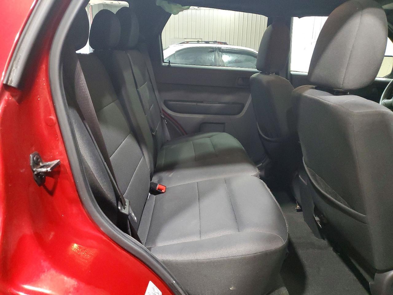 2011 FORD ESCAPE XLT photo 31