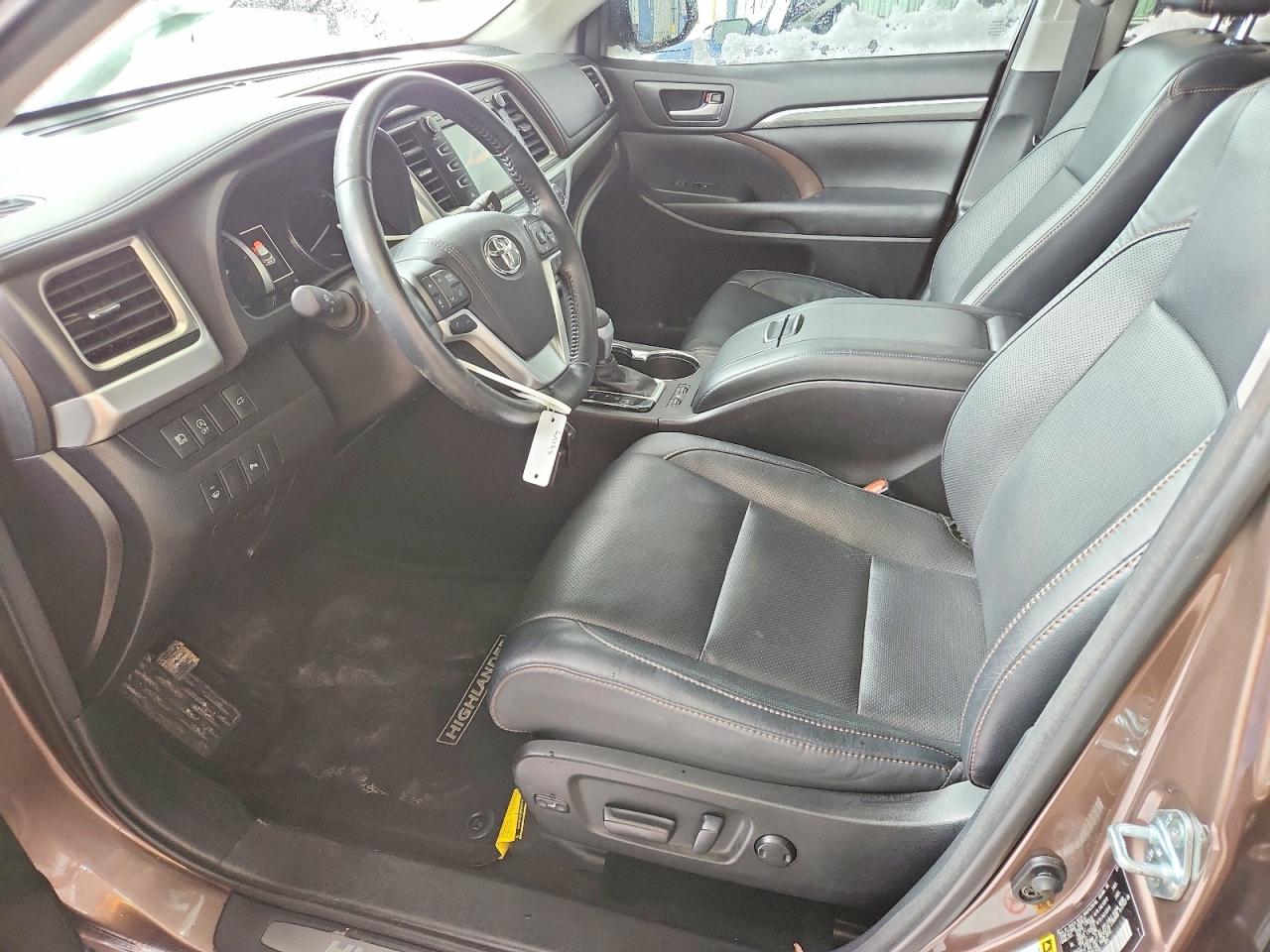2017 TOYOTA HIGHLANDER LIMITED photo 13