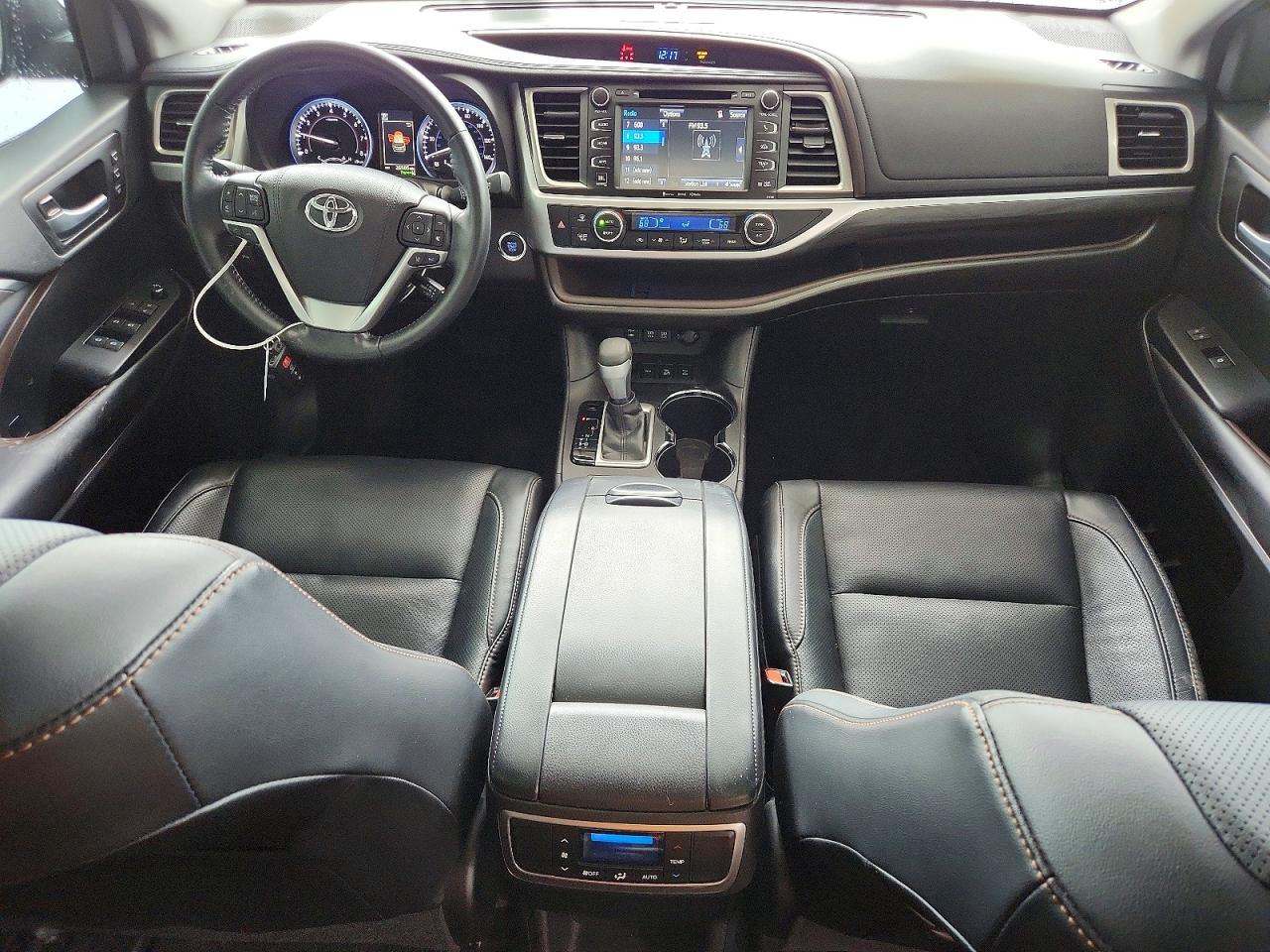2017 TOYOTA HIGHLANDER LIMITED photo 15