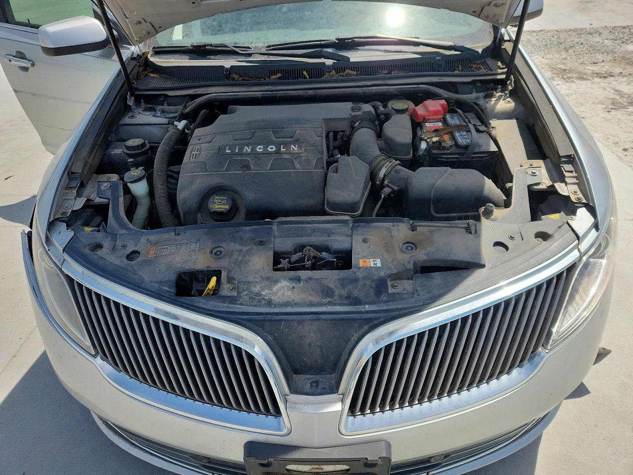 2013 LINCOLN MKS photo 21