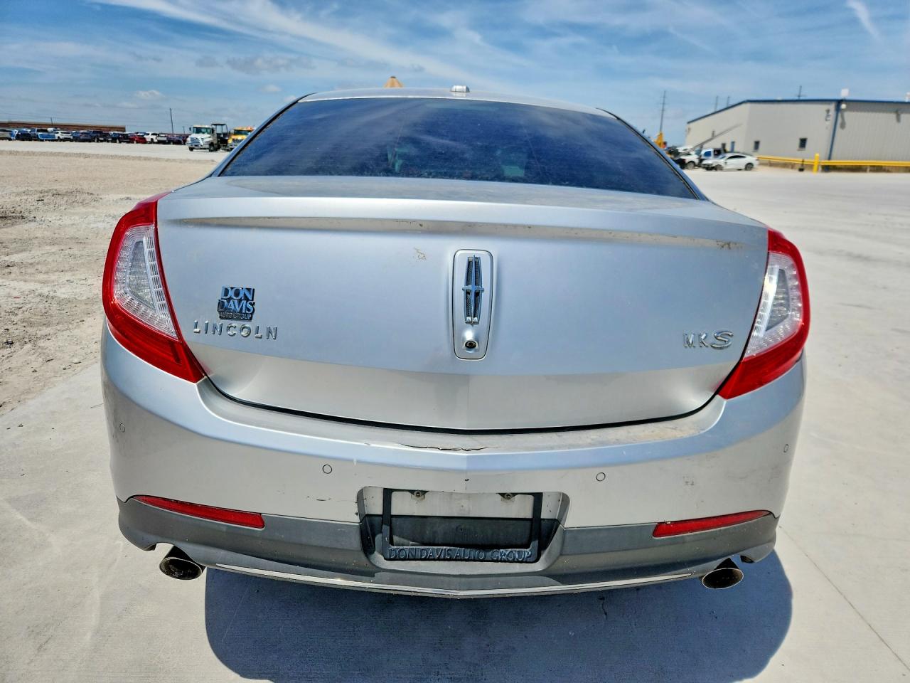 2013 LINCOLN MKS photo 11