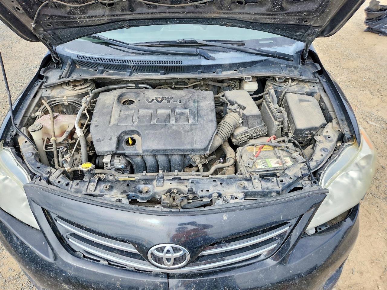 2013 TOYOTA COROLLA LE photo 11