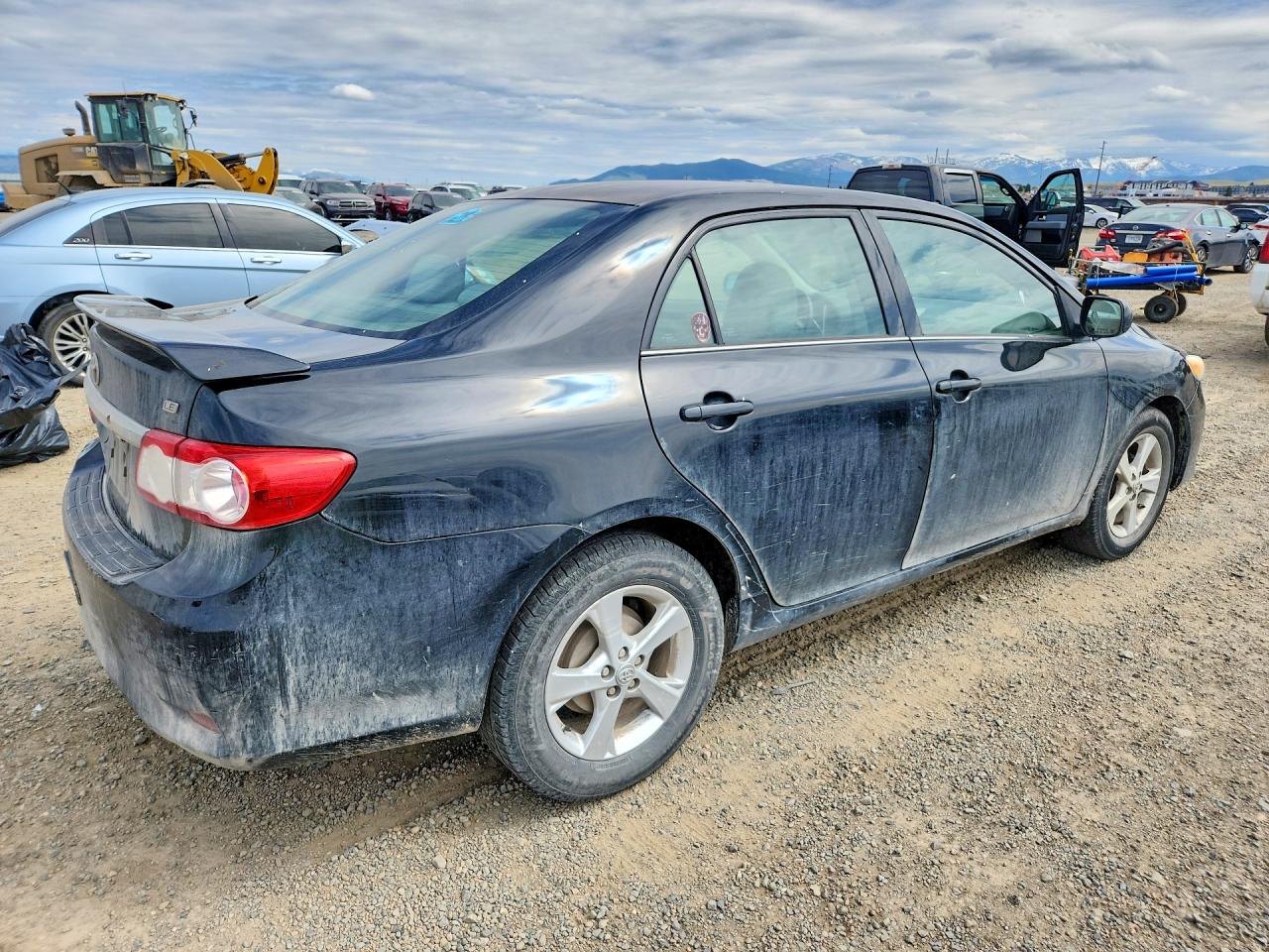 2013 TOYOTA COROLLA LE photo 3