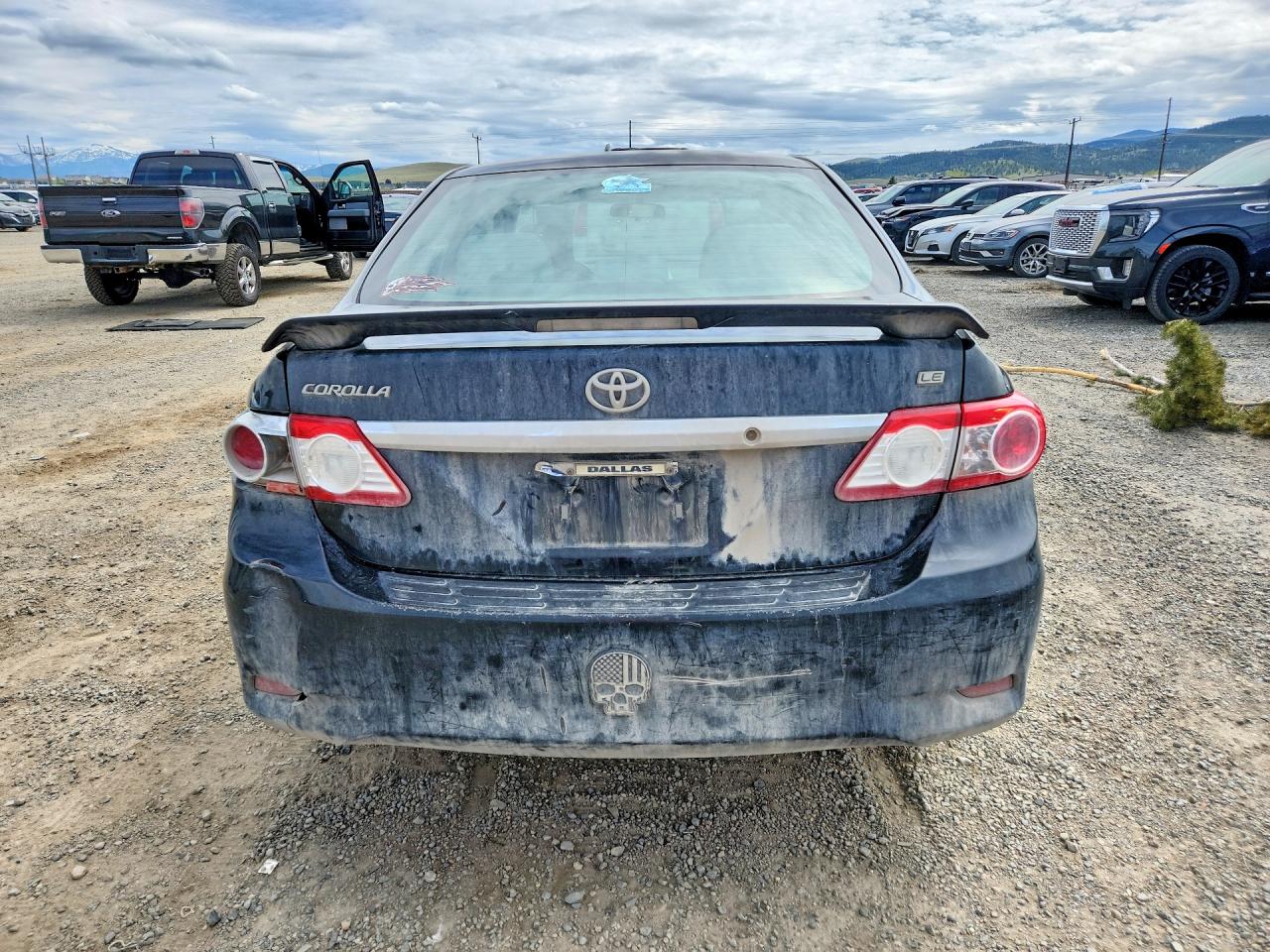 2013 TOYOTA COROLLA LE photo 6