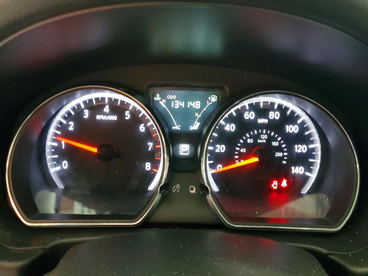 2019 NISSAN VERSA SV photo 17