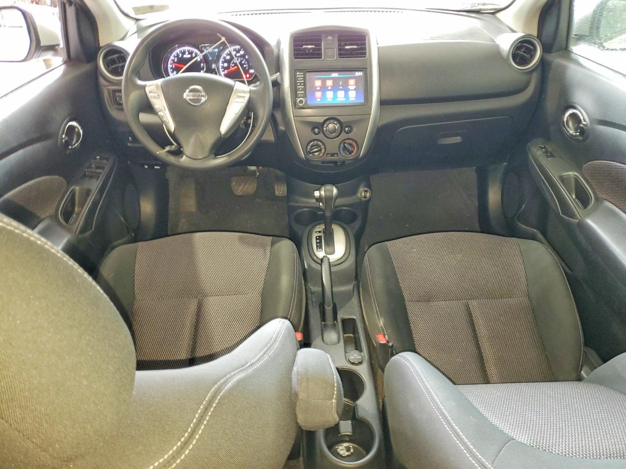 2019 NISSAN VERSA SV photo 15