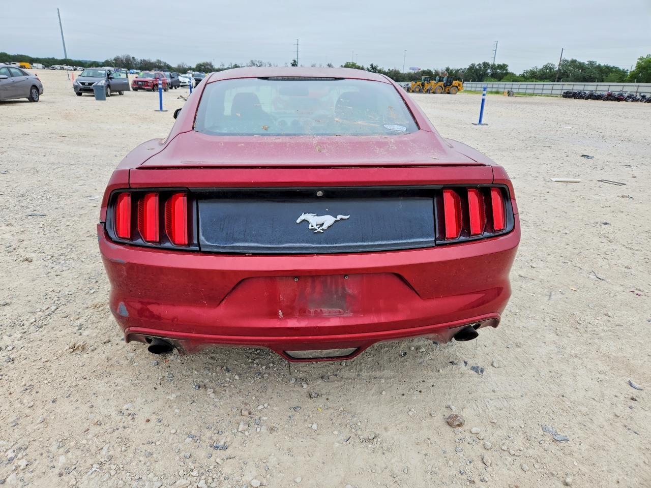 2015 FORD MUSTANG photo 11