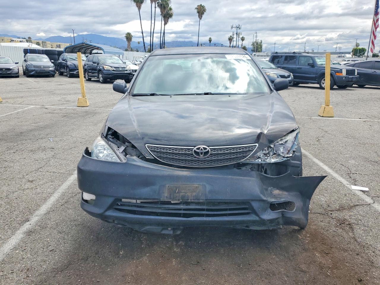 2005 TOYOTA CAMRY SE photo 13