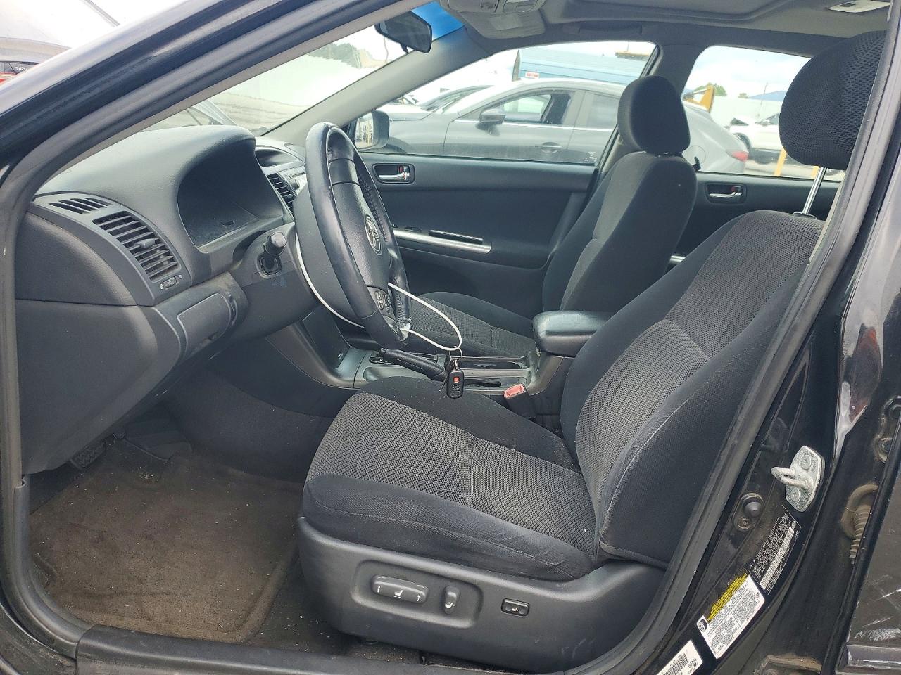 2005 TOYOTA CAMRY SE photo 19