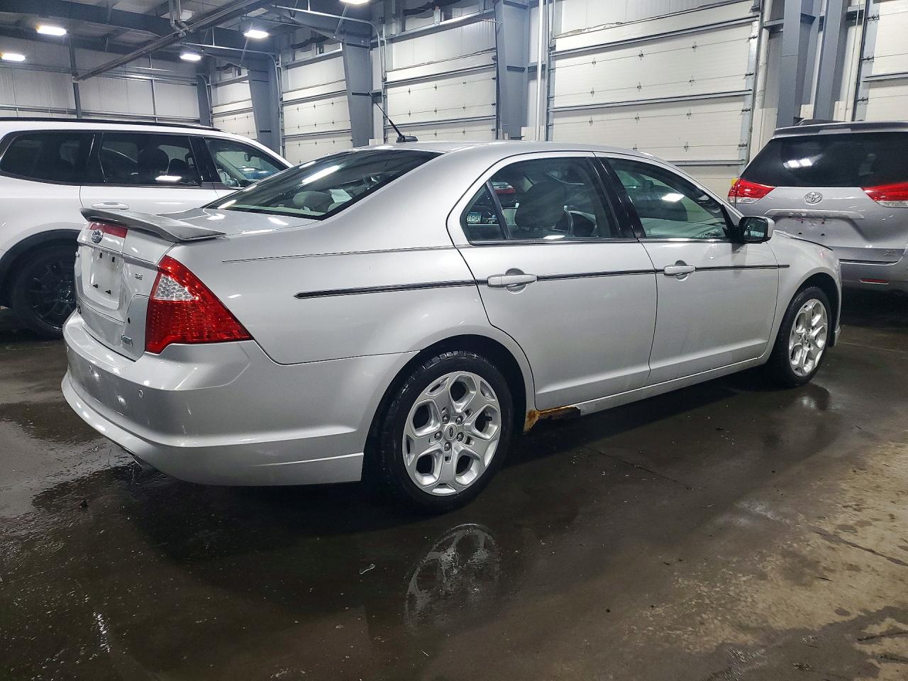 2010 FORD FUSION SE photo 5