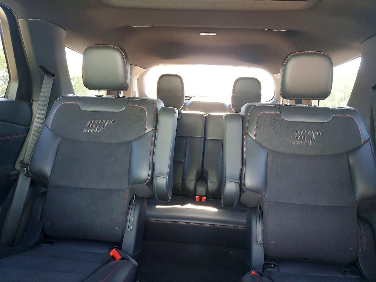 2025 FORD EXPLORER ST photo 19