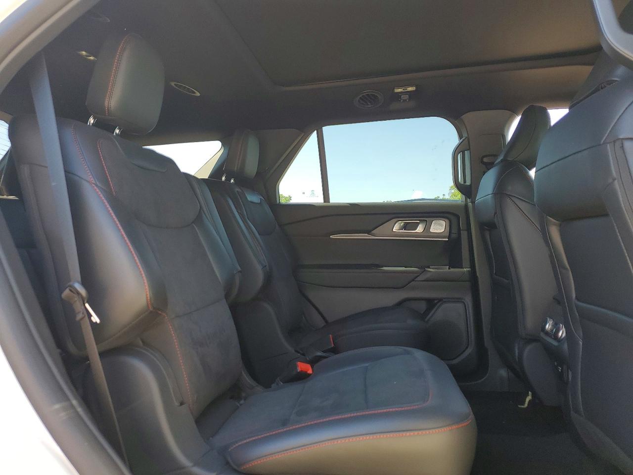 2025 FORD EXPLORER ST photo 21