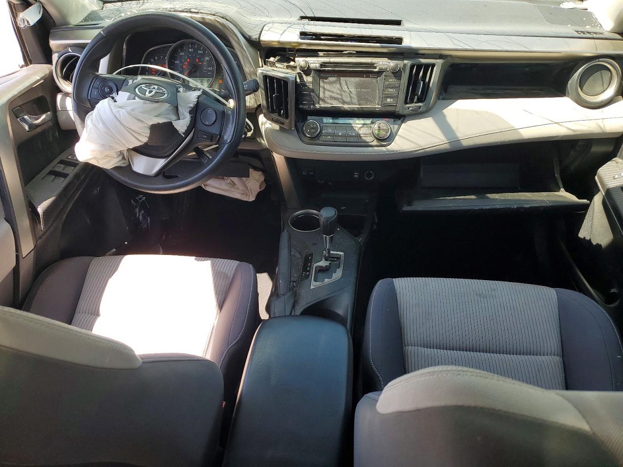 2015 TOYOTA RAV4 XLE photo 22