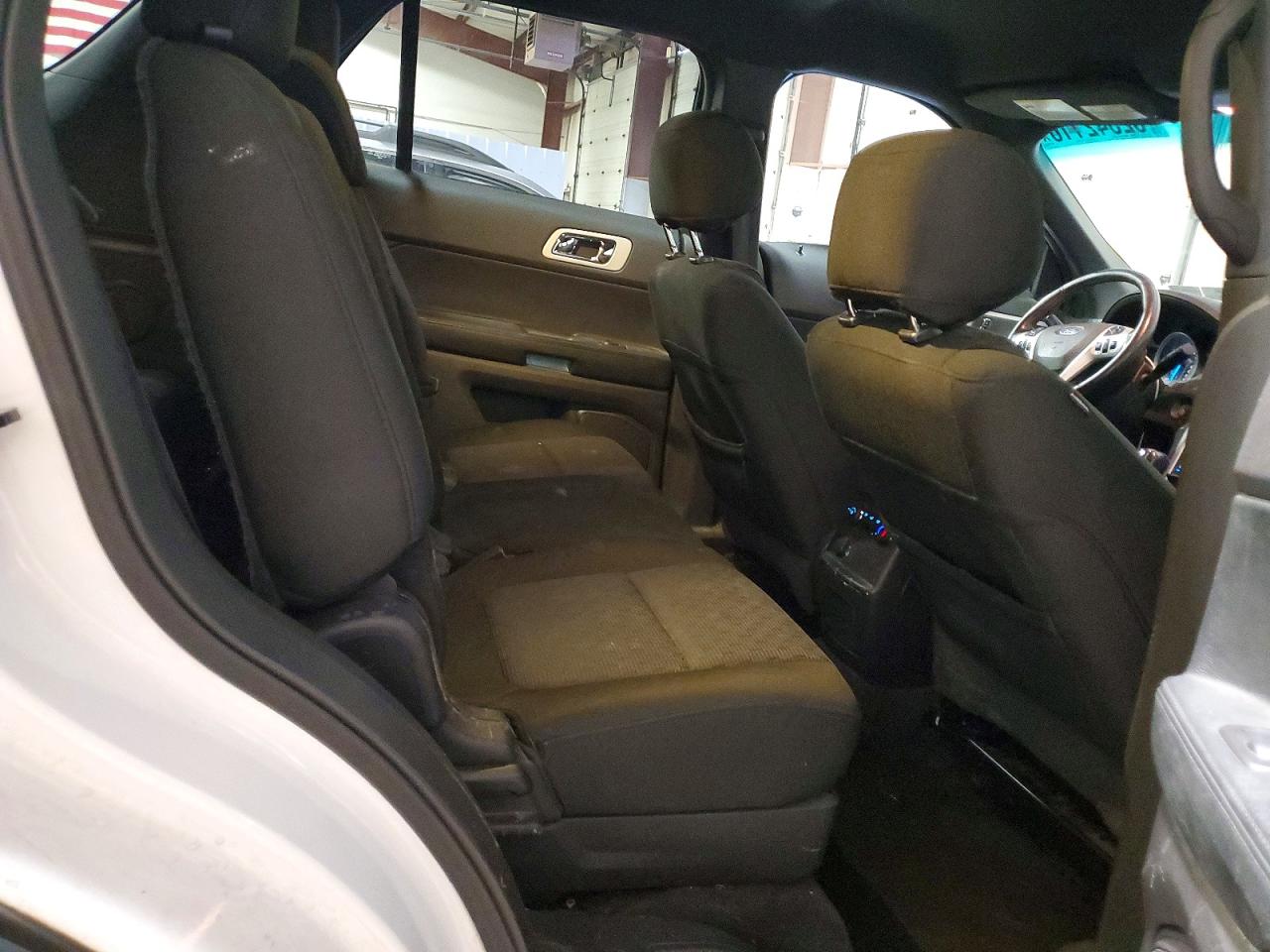 2015 FORD EXPLORER XLT photo 31