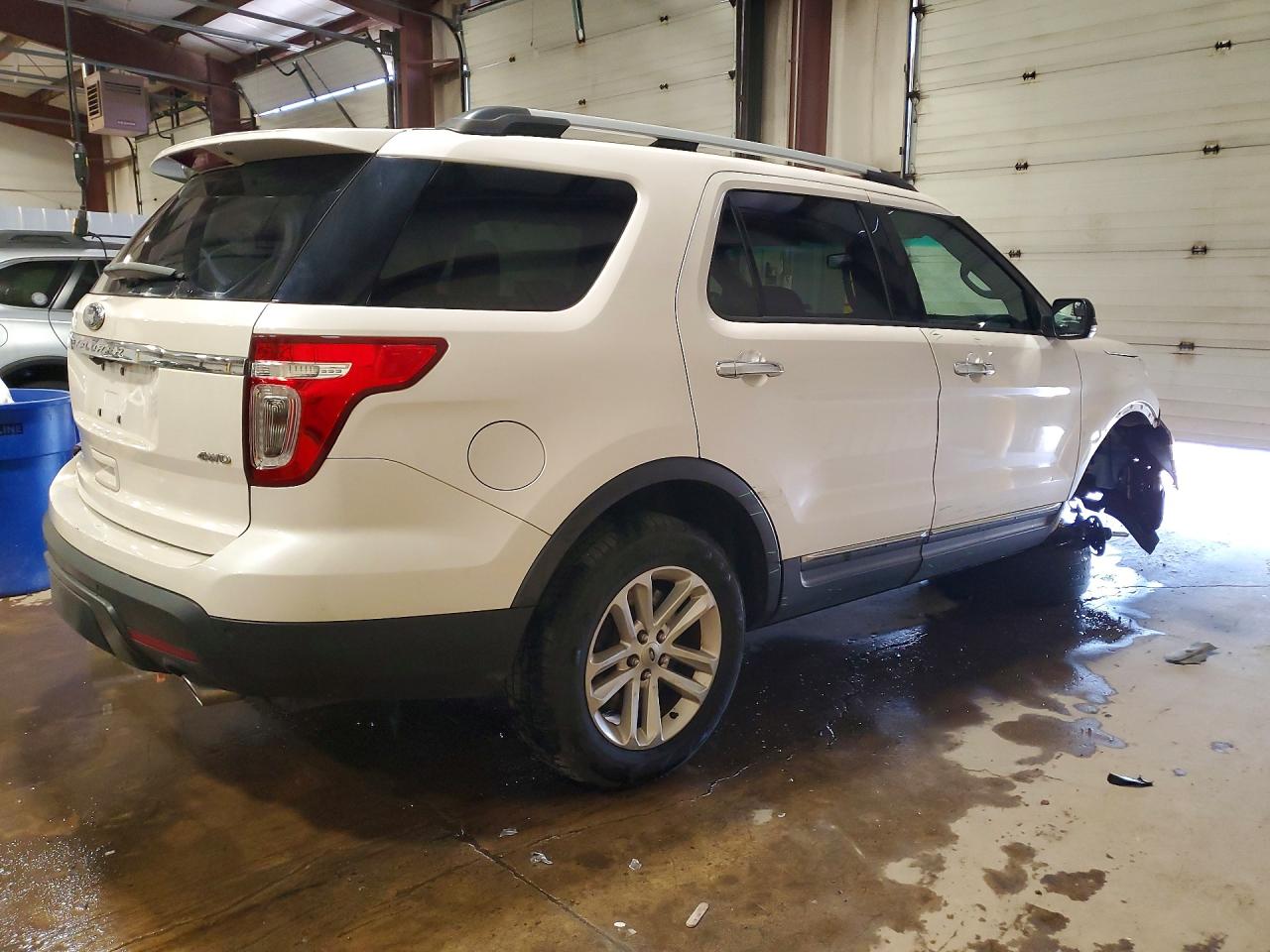 2015 FORD EXPLORER XLT photo 7