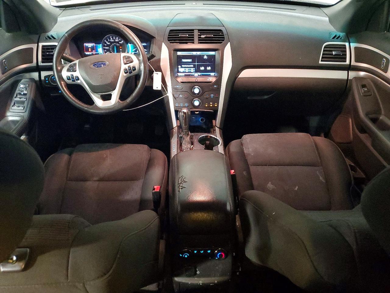 2015 FORD EXPLORER XLT photo 22