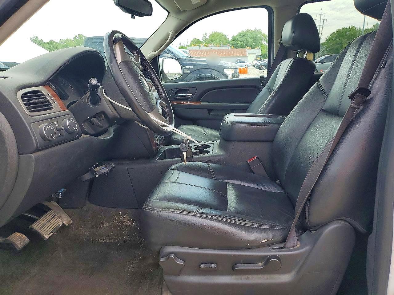 2013 CHEVROLET SUBURBAN K1500 LT photo 13