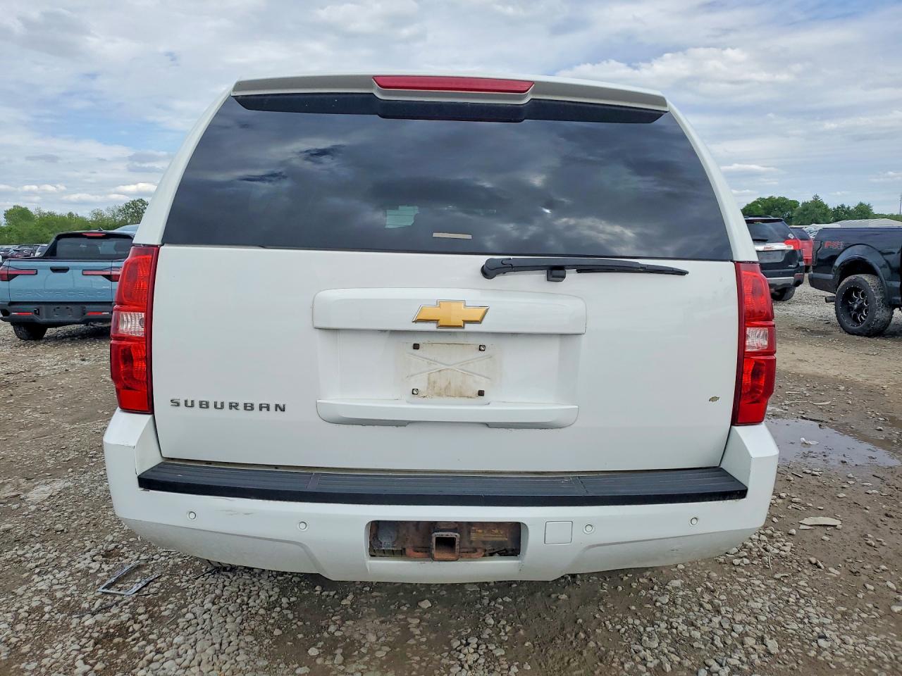 2013 CHEVROLET SUBURBAN K1500 LT photo 11