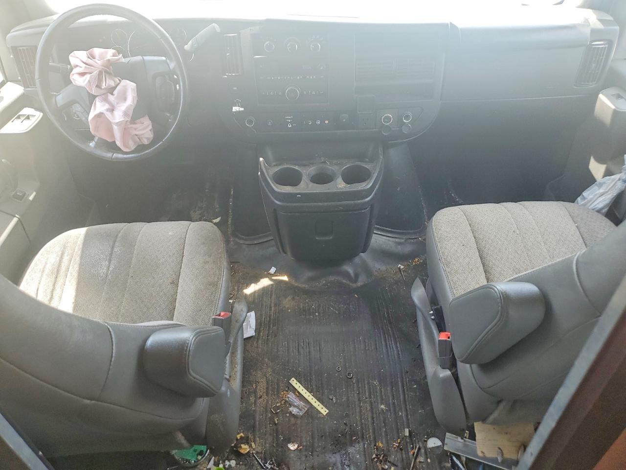 2022 CHEVROLET EXPRESS DELIVERY TRUCK photo 8
