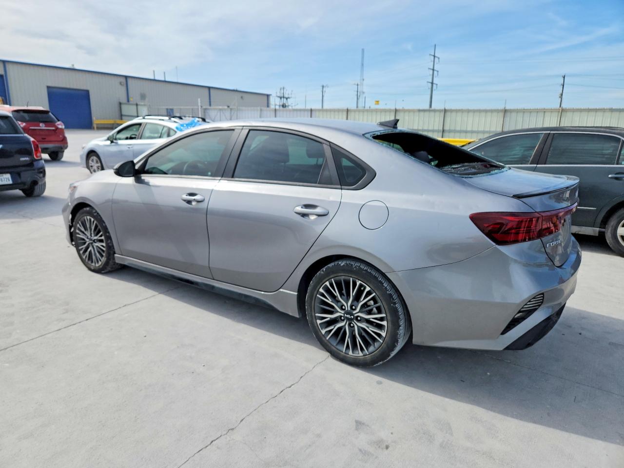 2024 KIA FORTE GT LINE photo 4