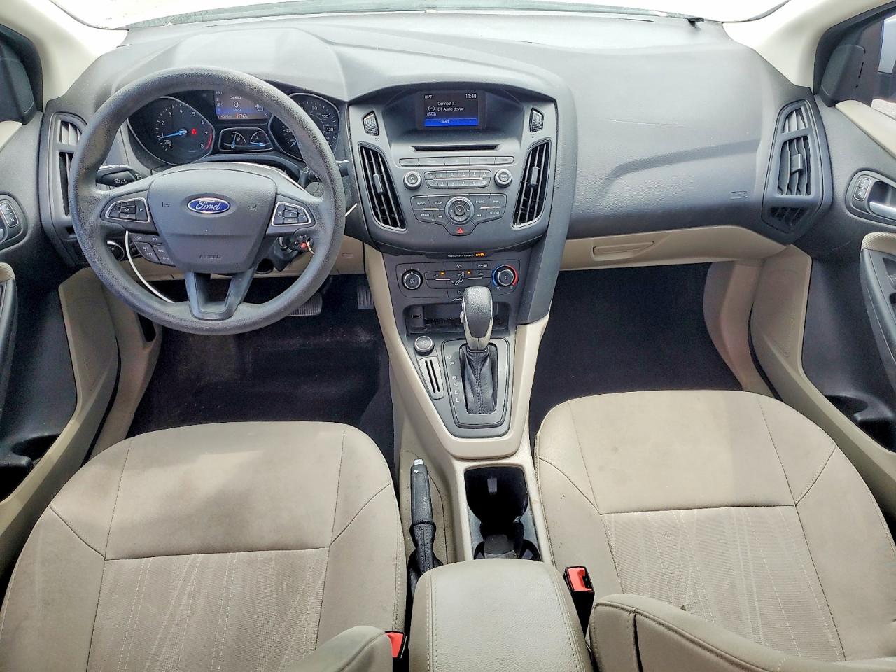 2017 FORD FOCUS SE photo 15