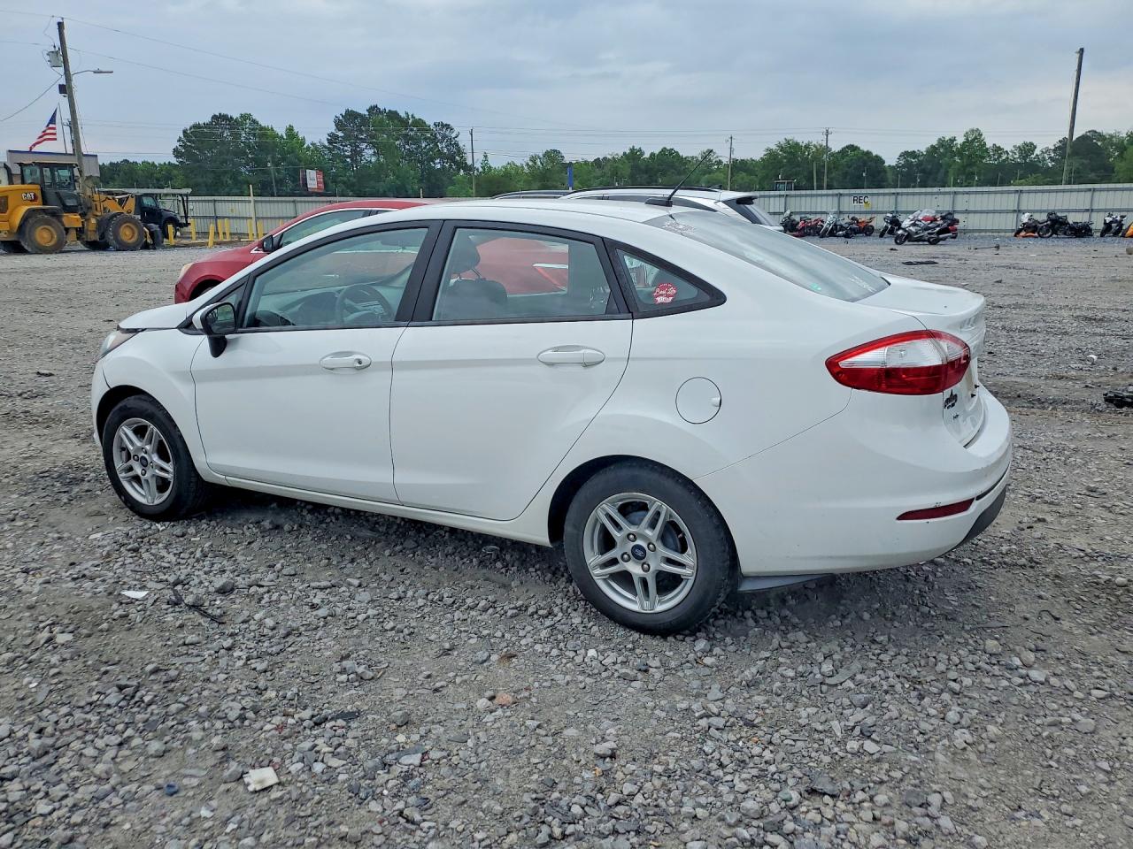 2019 FORD FIESTA SE photo 3