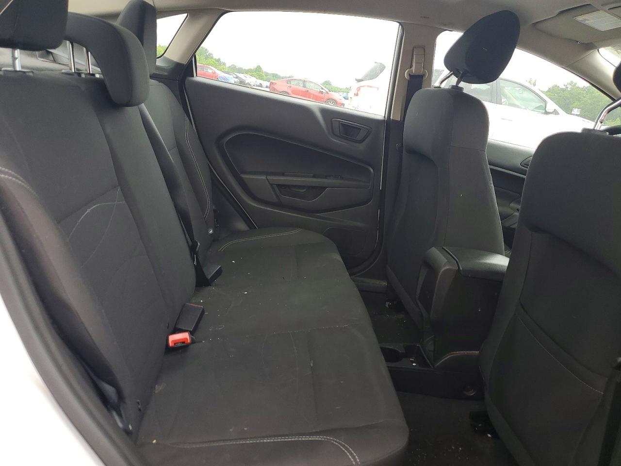 2019 FORD FIESTA SE photo 19