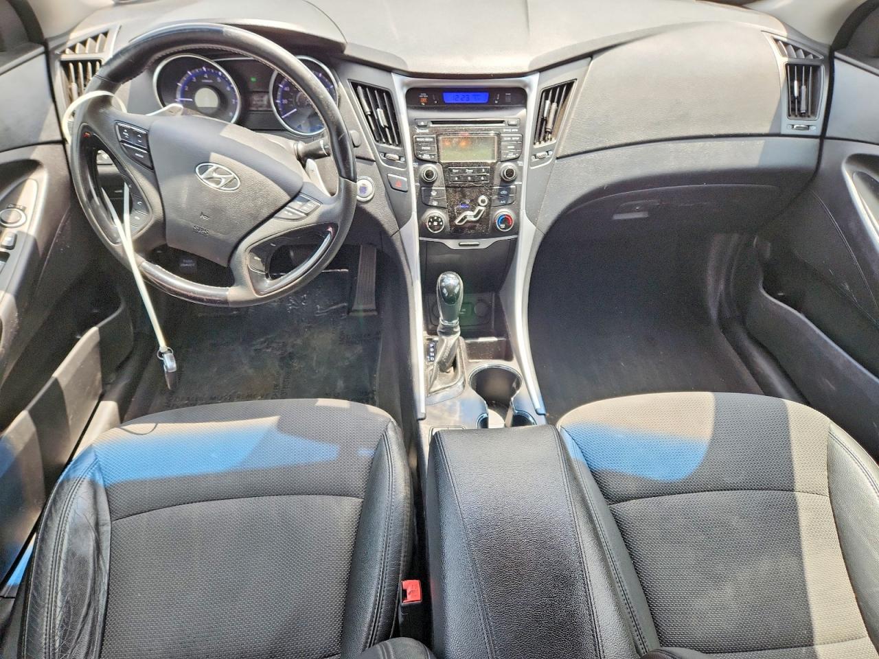 2013 HYUNDAI SONATA SE photo 22