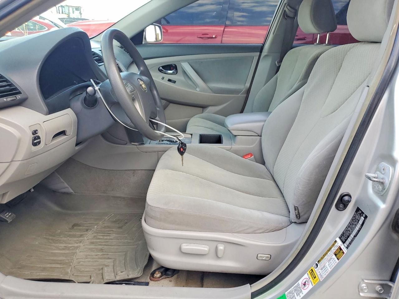 2008 TOYOTA CAMRY LE photo 7