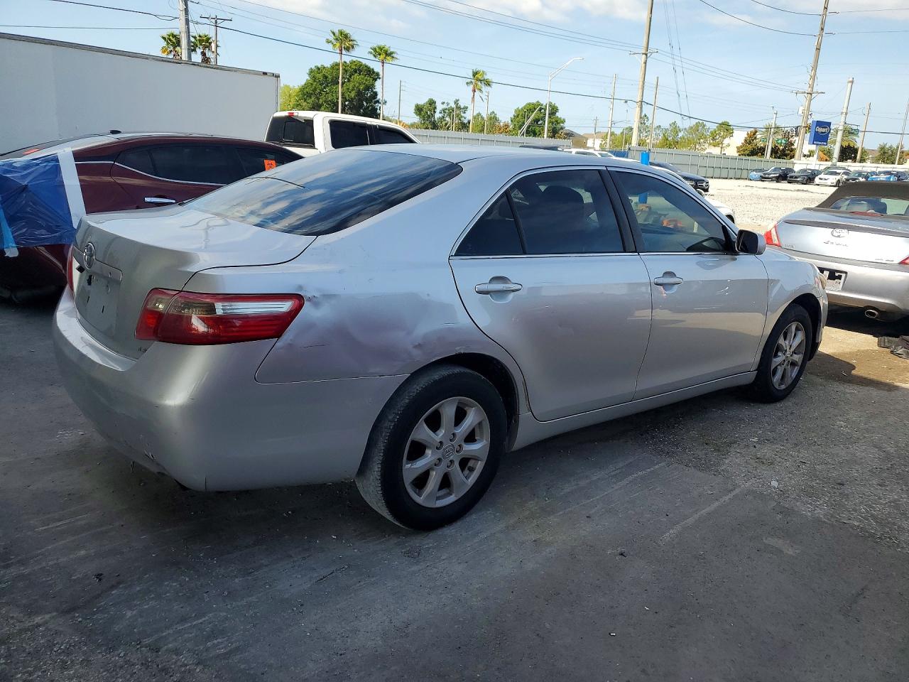 2008 TOYOTA CAMRY LE photo 3