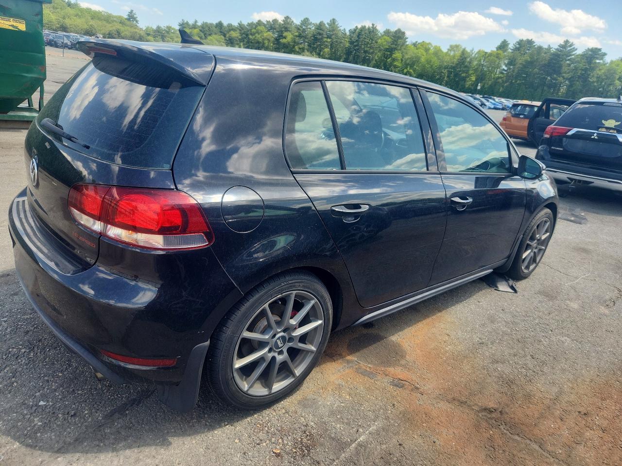 2012 VOLKSWAGEN GTI photo 5