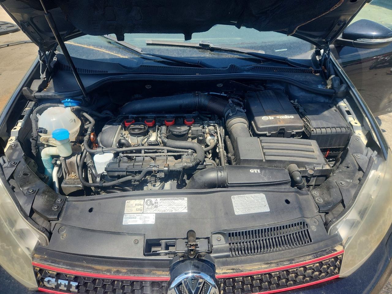2012 VOLKSWAGEN GTI photo 21