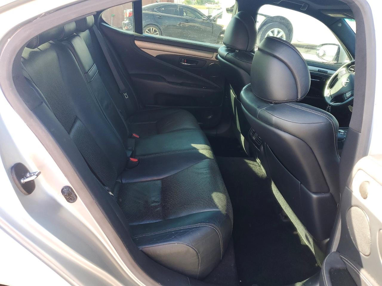2013 LEXUS LS 460 photo 19