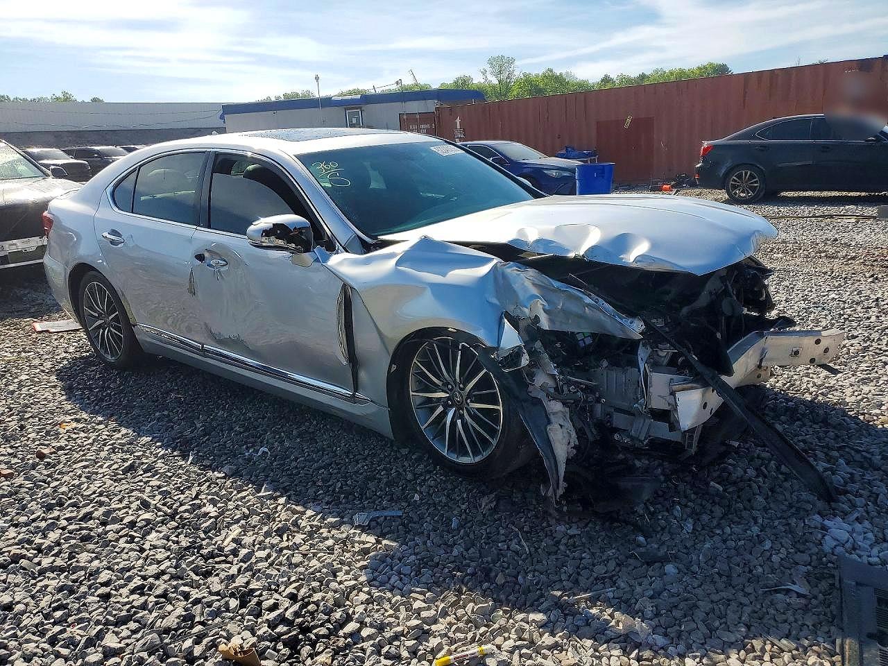 2013 LEXUS LS 460 photo 7