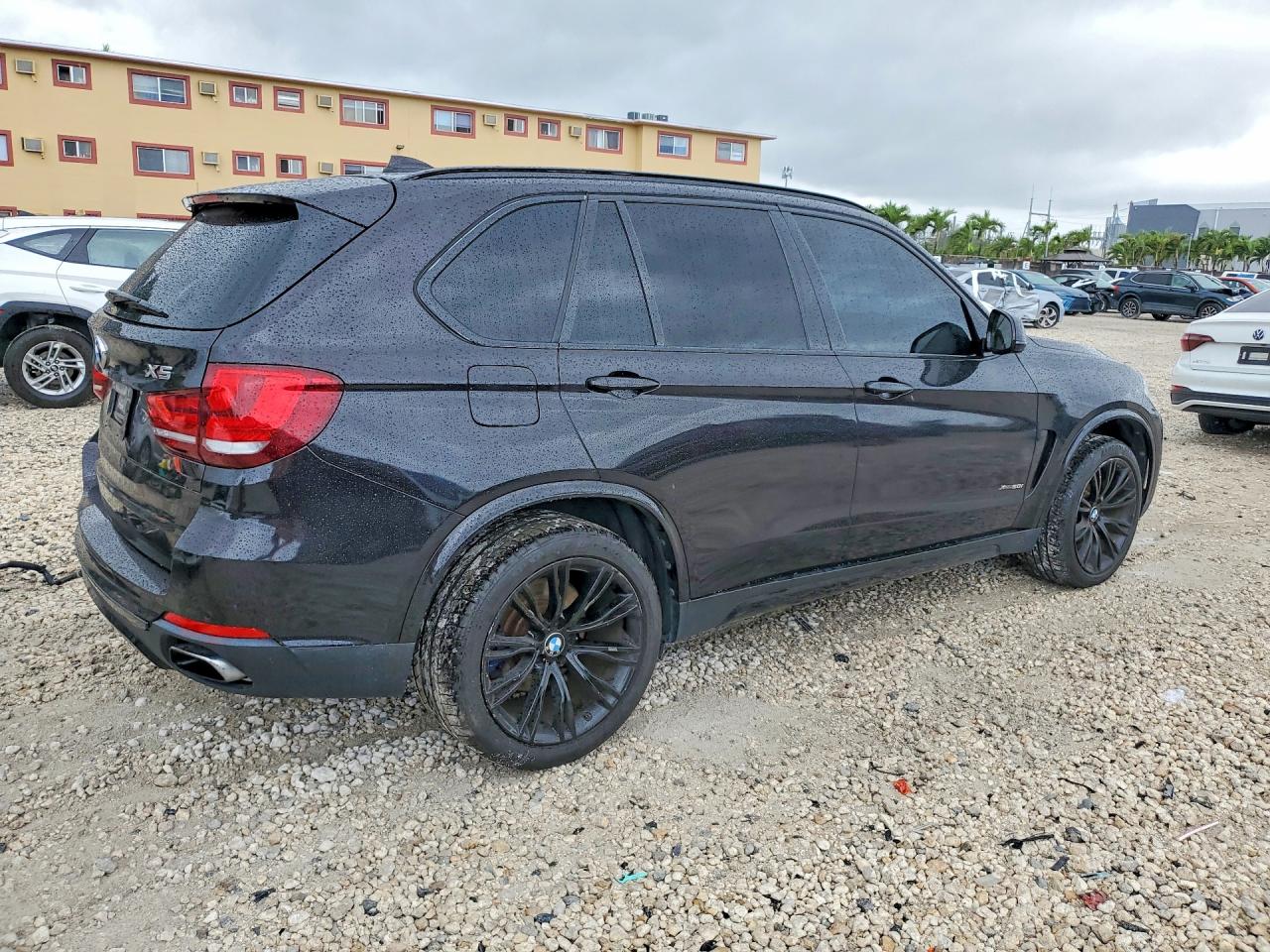 2016 BMW X5 XDRIVE50I photo 3
