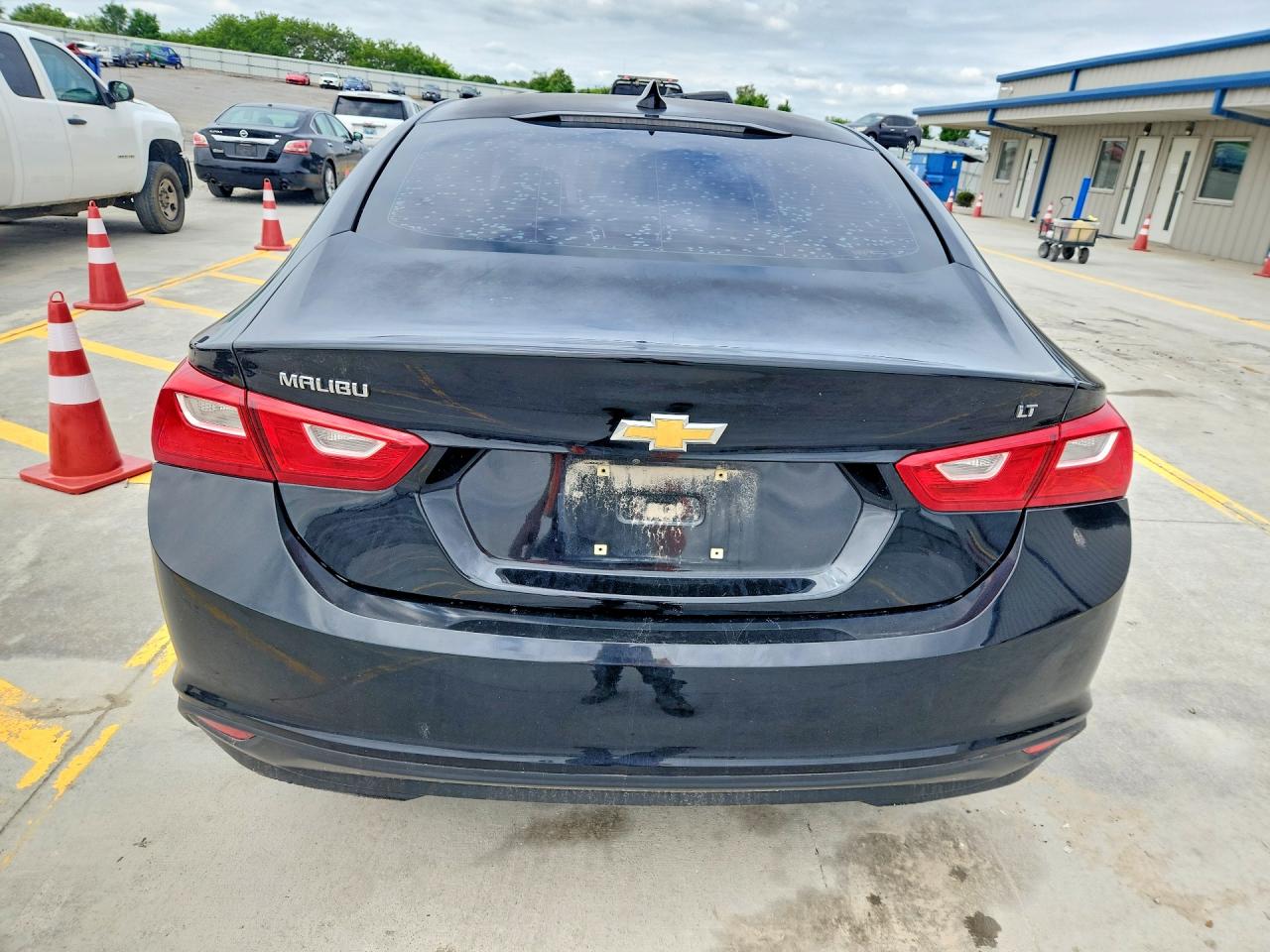 2017 CHEVROLET MALIBU LT photo 11