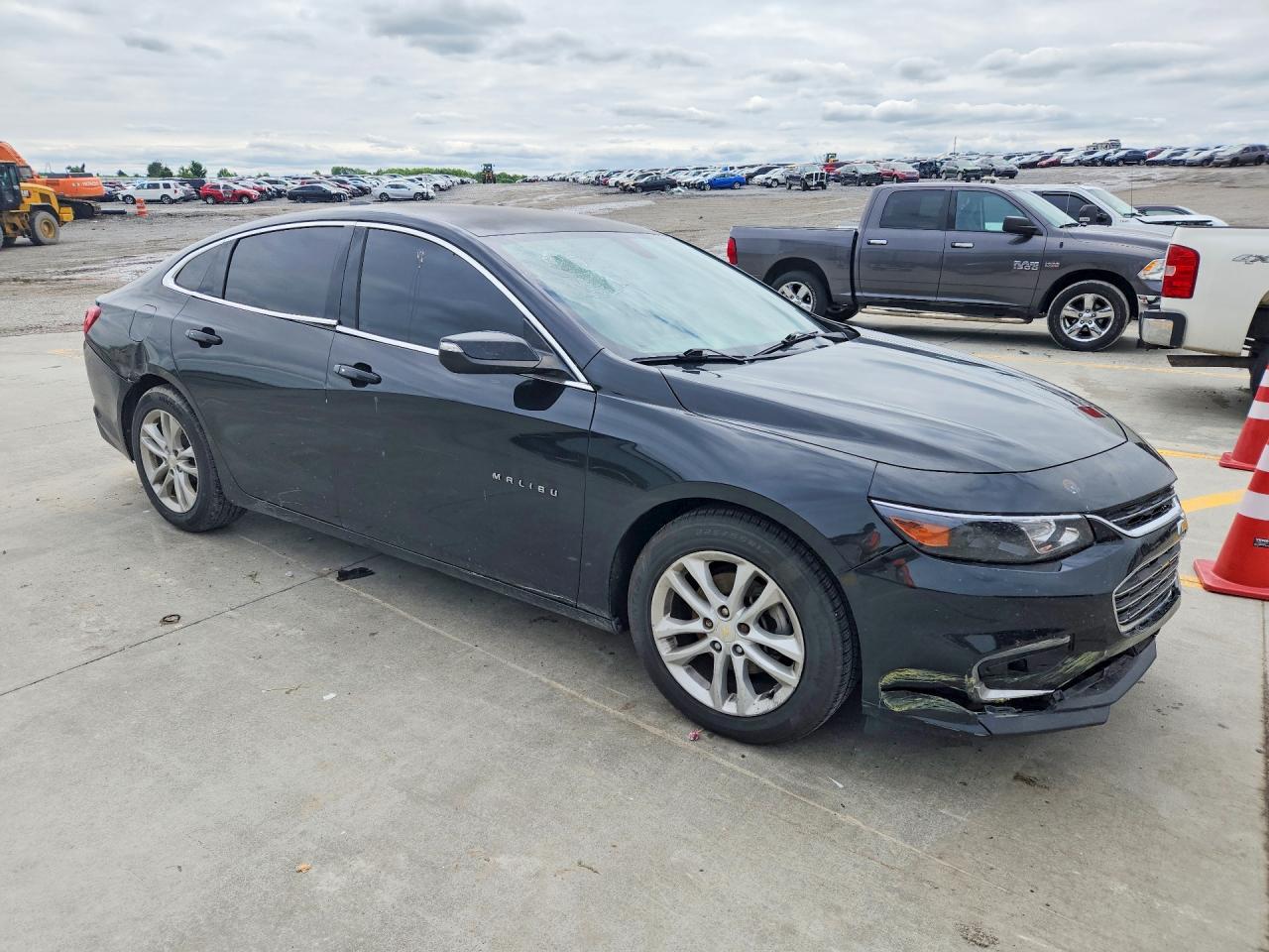 2017 CHEVROLET MALIBU LT photo 7