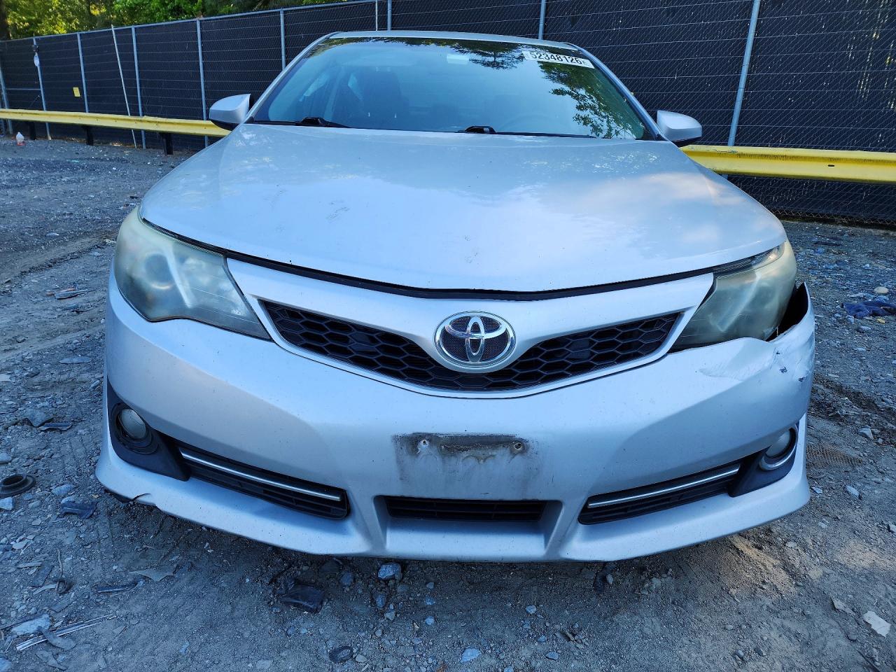 2014 TOYOTA CAMRY SE photo 5
