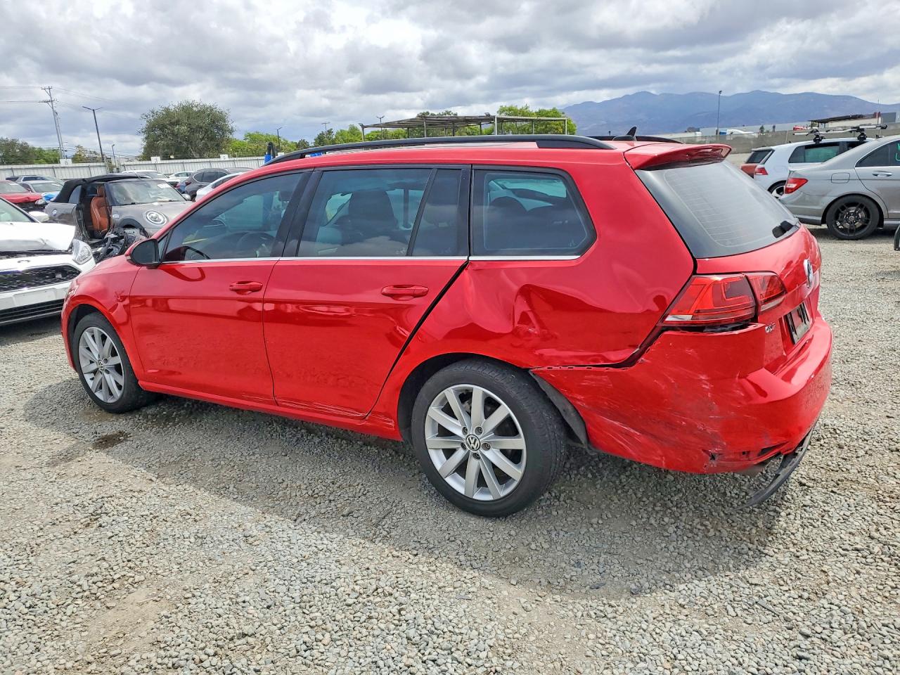 2015 VOLKSWAGEN GOLF SPORTWAGEN TDI S photo 4